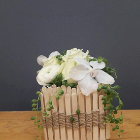 création florale avec batons de bois
